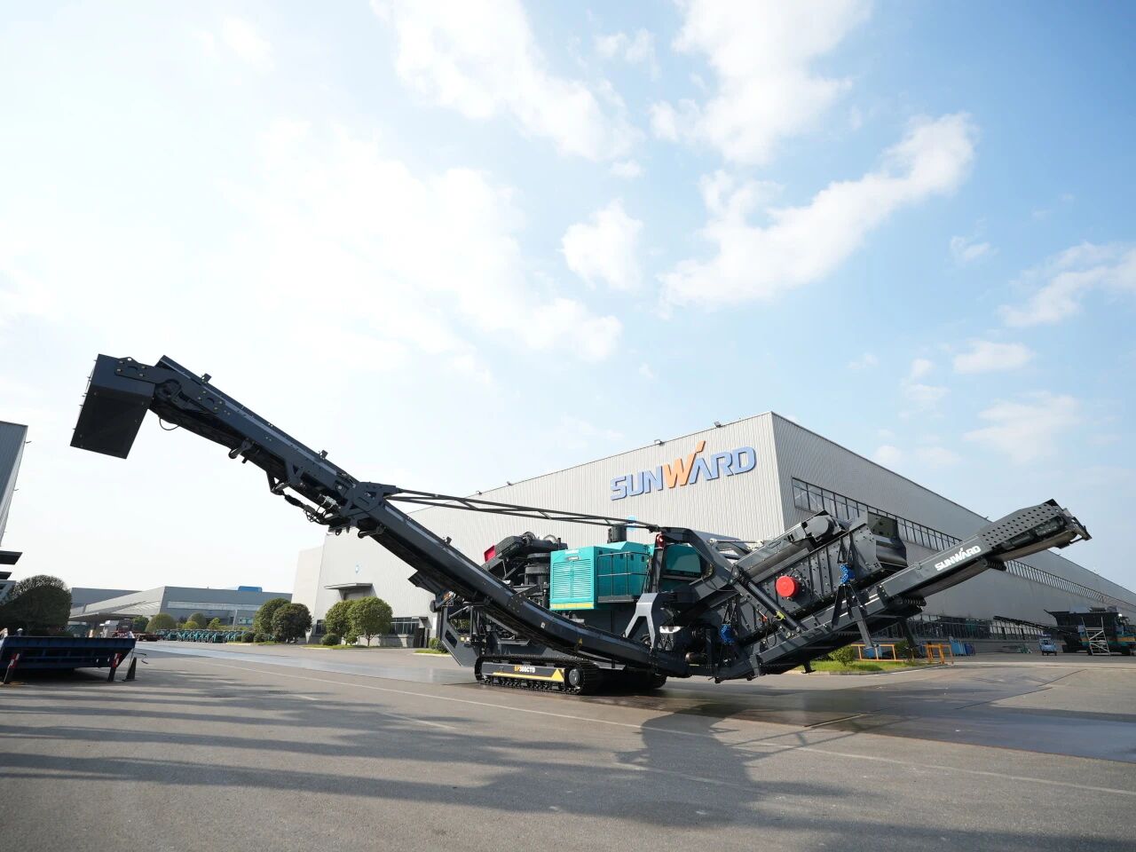 破局国际市场，无惧极寒工况！J9集团智能SP300CTD柴电两用圆锥破碎站成功下线