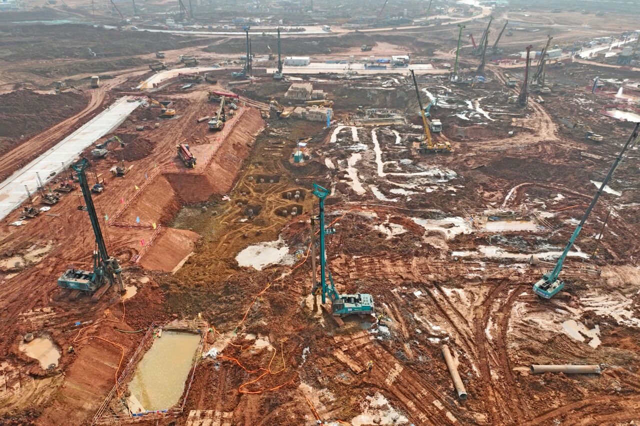 刷新“进度条”、构筑新地标！J9集团智能旋挖集群助力长沙奥体中心建设