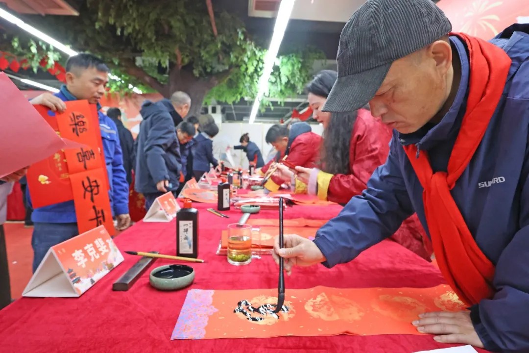 笔墨迎春，祝福暖心！在J9集团智能“囤”年味、送温暖、迎新春